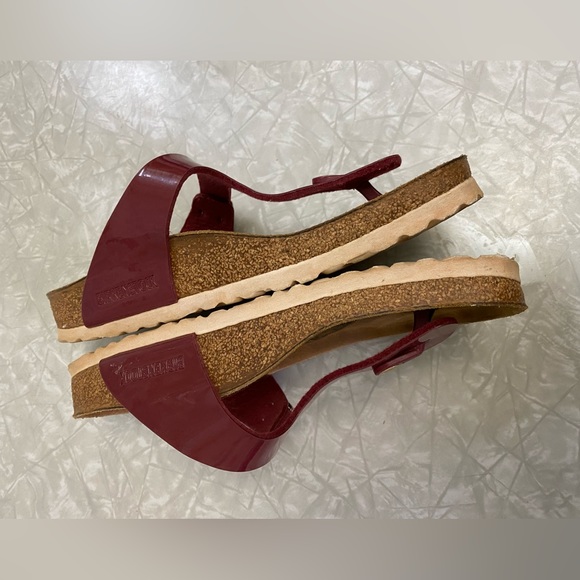 Birkenstock Gizeh Sandals. - Picture 4 of 9